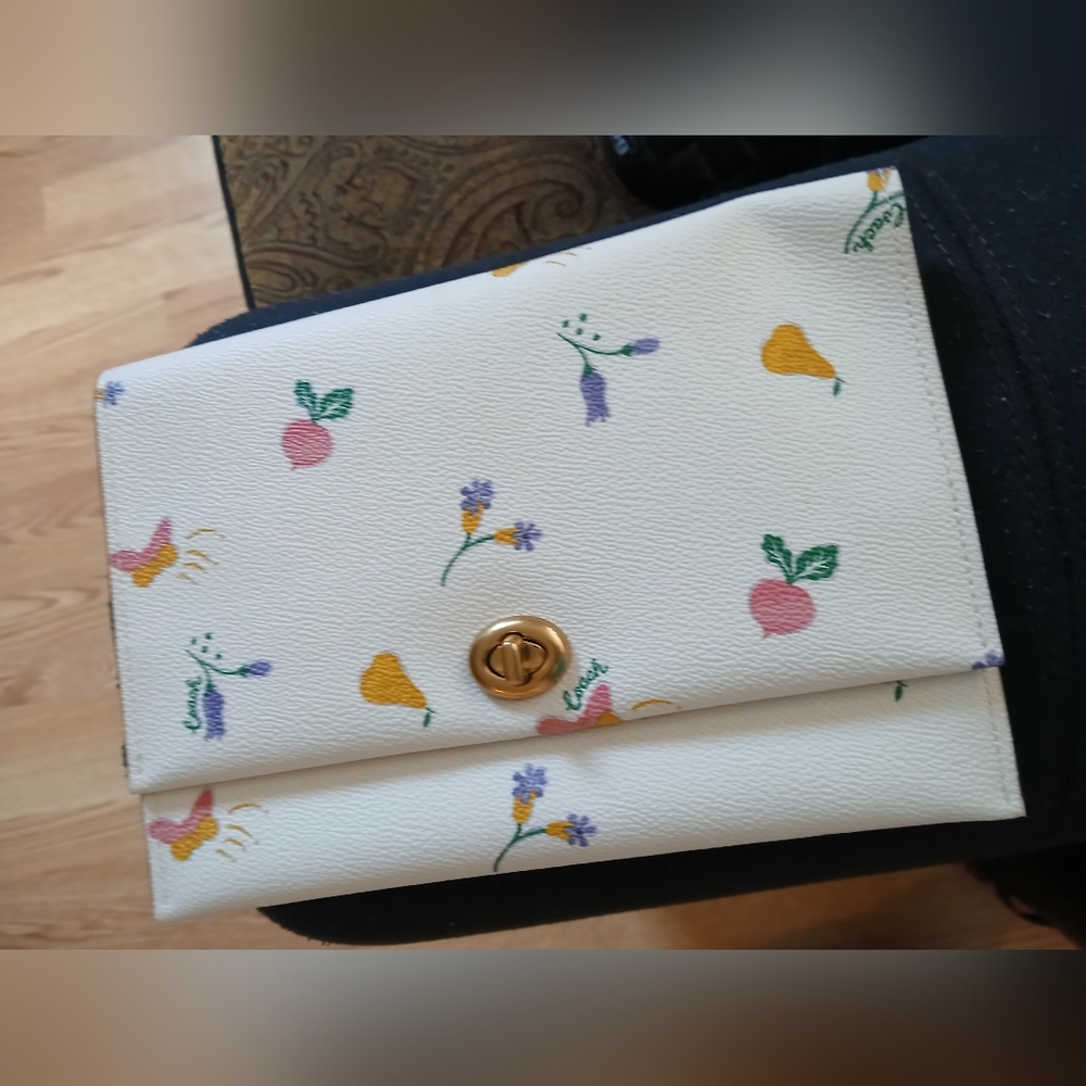 COACH Garden Print Turnlock Pouch/Clutch/IPAD Case